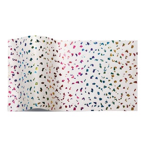 Carta da regalo metallizzata Rainbow Reflections Satinwrap 5 fogli 50 x 75 cm piegati in una confezione