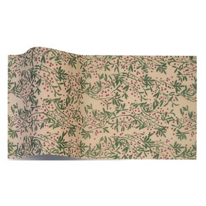 Happy Holly Days on Tan Holly Leaves Carta da regalo natalizia in tessuto Satinwrap 5 fogli 50 x 75 cm piegati in una confezione