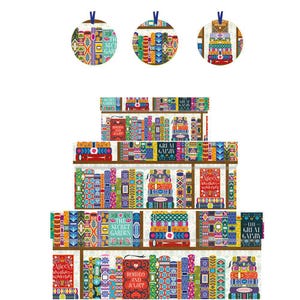 Puede incluir: Adornos decorativos y un diseño de estantería escalonada. Los adornos y la estantería presentan lomos de libros coloridos con títulos como "El jardín secreto", "Romeo y Julieta" y "El gran Gatsby". El diseño es vibrante y detallado.