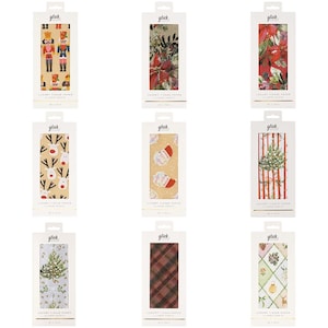 Può includere: Nove confezioni di carta velina di lusso Glick, ciascuna contenente 4 grandi fogli da 50 x 75 cm. I disegni includono schiaccianoci, stelle di Natale, fiori rossi, renne, Babbo Natale, alberi di Natale, motivi a quadri e decorazioni botaniche.