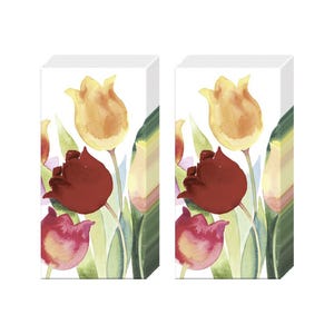 Könnte beinhalten: Zwei Packungen Taschentücher mit einem Aquarell-Design von roten, gelben und rosa Tulpen auf weißem Hintergrund.