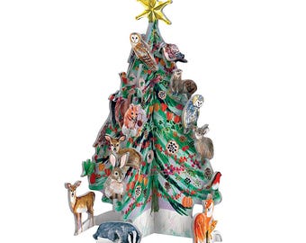 Può includere: Un ornamento decorativo tridimensionale per albero di Natale con un design a pino verde decorato con illustrazioni di animali del bosco, tra cui gufi, conigli, un cervo, un tasso e una volpe, sormontato da una stella gialla.