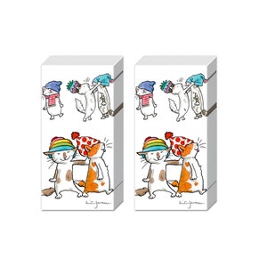 Könnte beinhalten: Zwei weiße rechteckige Schachteln mit Illustrationen von Zeichentieren mit Hüten und Schals. Die obere Illustration zeigt eine Katze und zwei Hunde. Die untere Illustration zeigt zwei Katzen. Die Schachteln haben einen weißen Hintergrund.