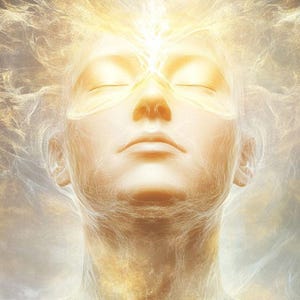 Può includere: Opera d'arte digitale raffigurante una persona con gli occhi chiusi, immersa nella luce dorata. L'immagine ha una qualità morbida ed eterea, con la luce che irradia dalla testa e dal petto, suggerendo un tema spirituale o meditativo.