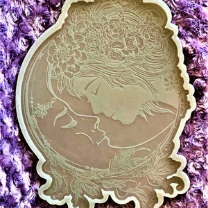 XL Moon Floral Lady Mold