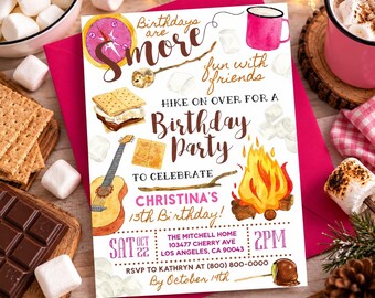 Peut inclure: Une carte d'invitation d'anniversaire avec des illustrations à l'aquarelle d'un s'more, d'un feu de camp, d'une guitare et d'une tasse rose. Le texte indique : Birthdays are S'more fun with friends, Hike on over for a Birthday Party to celebrate Christina's 13th Birthday, Sat Oct 22, 2pm, The Mitchell Home 103477 Cherry Ave Los Angeles, CA 90043, RSVP to Kathryn at (800) 800-0000 by October 19th.