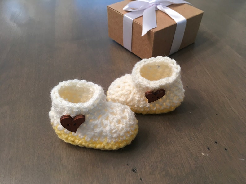 Schwangerschaftsankündigung Booties, Schwangerschaft Ankündigung, Großeltern geschenk set, Schwangerschaft Ankündigung Überraschung Bild 1