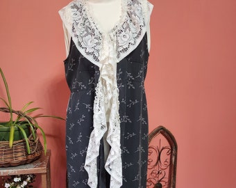 XL plus size, duster, lace, romantic, restyled, eco cothing, cottage chic, altered, refashioned, upcycled, boho, unique, trendy, women's