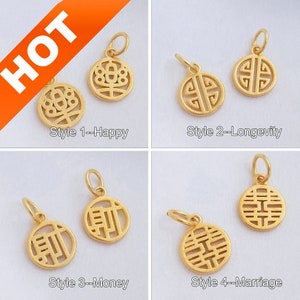 1-50 pz Ciondoli con caratteri cinesi Vietnam Oro Felice / Fortunato / Denaro / Sicuro / Fortuna Ciondolo con ciondolo placcato oro 14K all'ingrosso