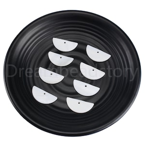 10-500 Pcs Natural White Shell Half Circle/ Half Moon Charm Pendant Link Connector Beads for Necklace Earrings Making ( 1 Hole )