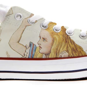 Zapatillas de deporte bajas Converse ilustradas con las aventuras de Alicia en el país de las maravillas, zapatillas mágicas, regalo personalizado impreso
