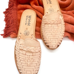 Women&#39;s white leather braided slip on Mexican huarache sandals -