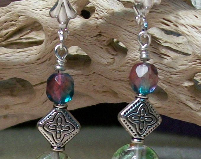 LKE0041, "SPARKLE", Illuminating Artisan glass design. Friends favorite! Surgical steel lever back ear clasp.