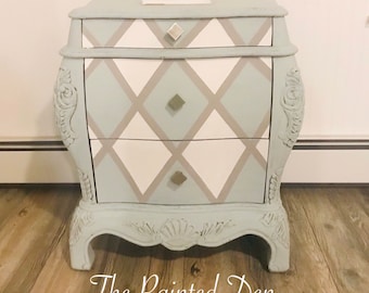 SOLD: Vintage Bombay Nightstand/ End Table/ Side Table