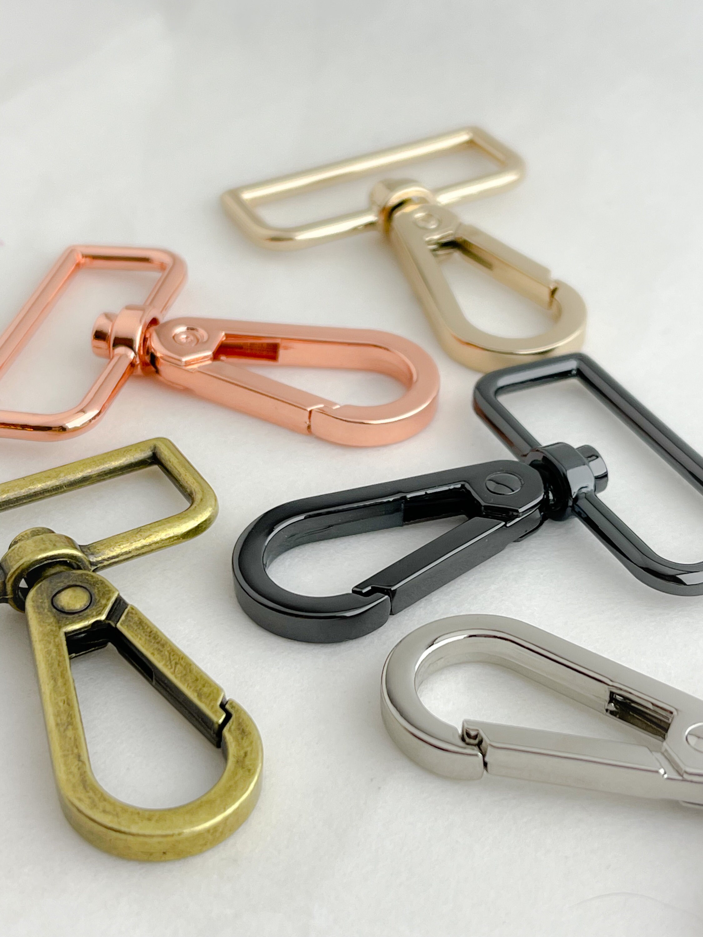 Keychain Hook, 10Pcs Swivel Keychain Clasp 360° Rotation Fine Workmanship  Rotating Hook Clamp Keychain Clip for Home (Light Gold)
