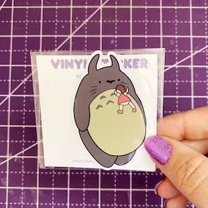 grand autocollant Totoro | Studio Ghibli | Preuve des intempéries | Stratifié brillant | Art kawaii