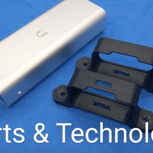 Ubiquiti Cloud Key Gen 2 カーボンファイバー製壁掛けマウント