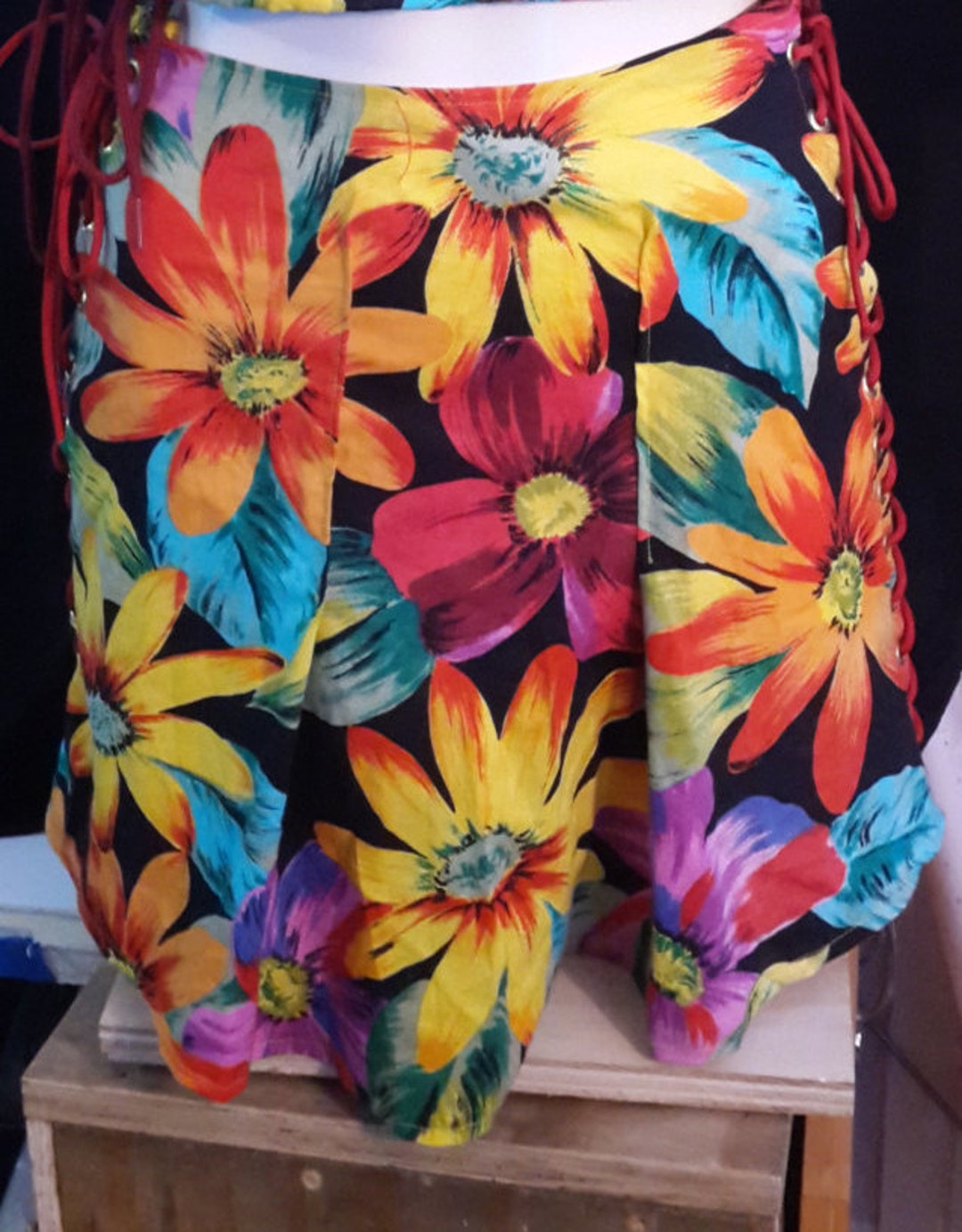 iNtimite Flower Lace Pleat Skirt（Women White & Multicolour Floral  