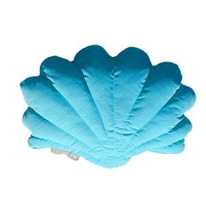 Outdoor Seashell Pillow – Decorative Patio Shell Cushion