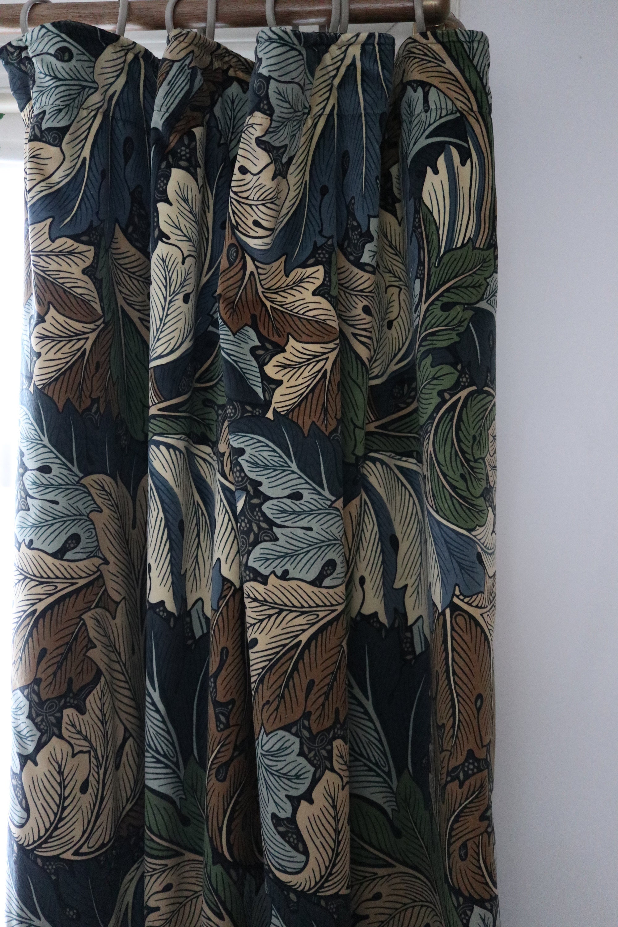 William Morris Acanthus Portière floral art print poster | Poster Store IE