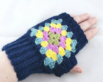 Fingerless mitts, crochet gloves, texting gloves, grannysquare gloves, handwarmers, wrist warmers, winter gloves, one size, ladies mittens
