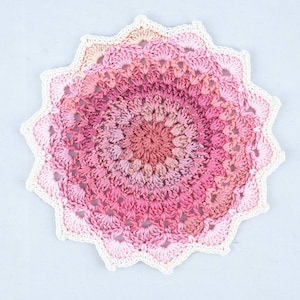 Magnolia Mandala, Crochet Mandala, Crochet Doily, Modern Vintage, Boho Bohemian Decor, Table Decor, Table Mat, Placemats, Center Piece