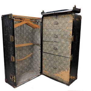 Wardrobe Trunk | Vintage Hartmann Cushion Top Steamer Trunk