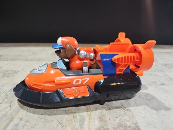 Paw Patrol zuma's Deluxe Movie Transforming car With Collectible