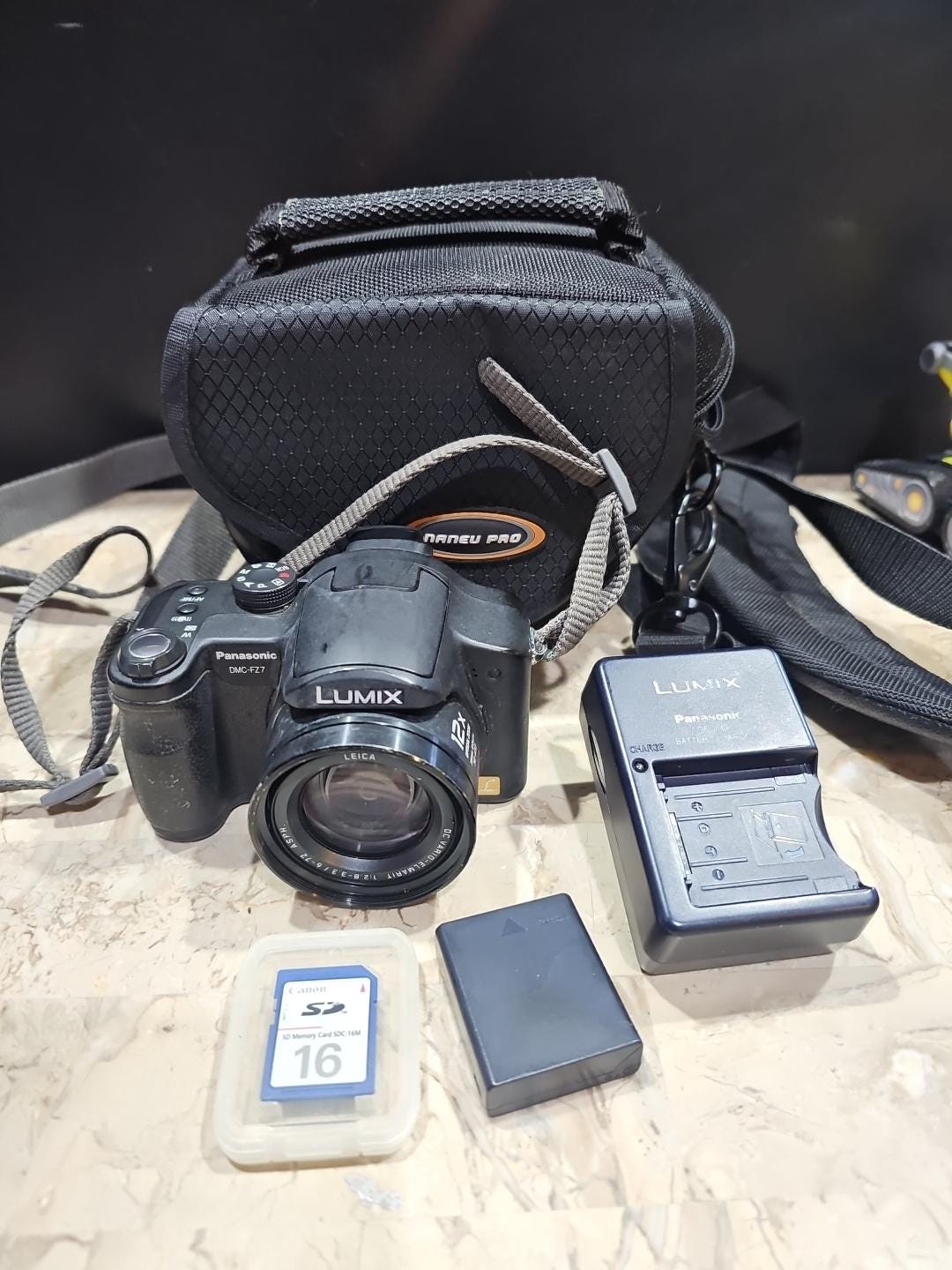 Panasonic LUMIX DMC-FZ7 Camera 6.0 MP 12x Zoom W/16GB Memory