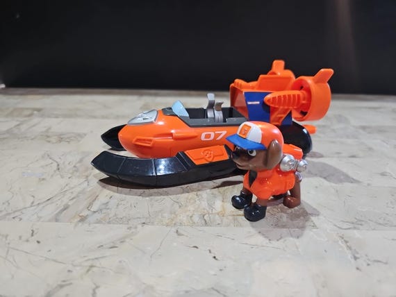 Paw Patrol zuma's Deluxe Movie Transforming car With Collectible