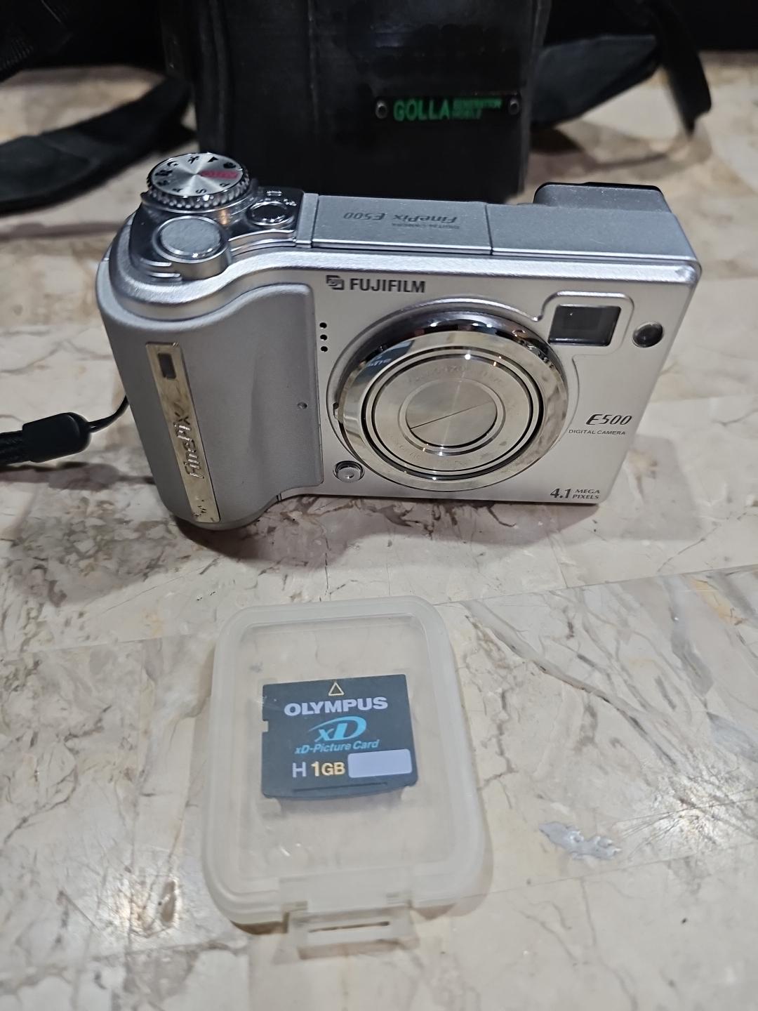 富士フイルム FinePix 4.1MP スーパーCCD コンパクトポップアップ