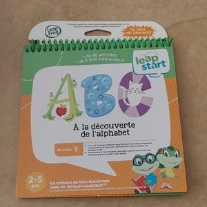 LeapFrog LeapStart 3D アクティビティ ブック、フランス語 À La découverte De L'alphabet