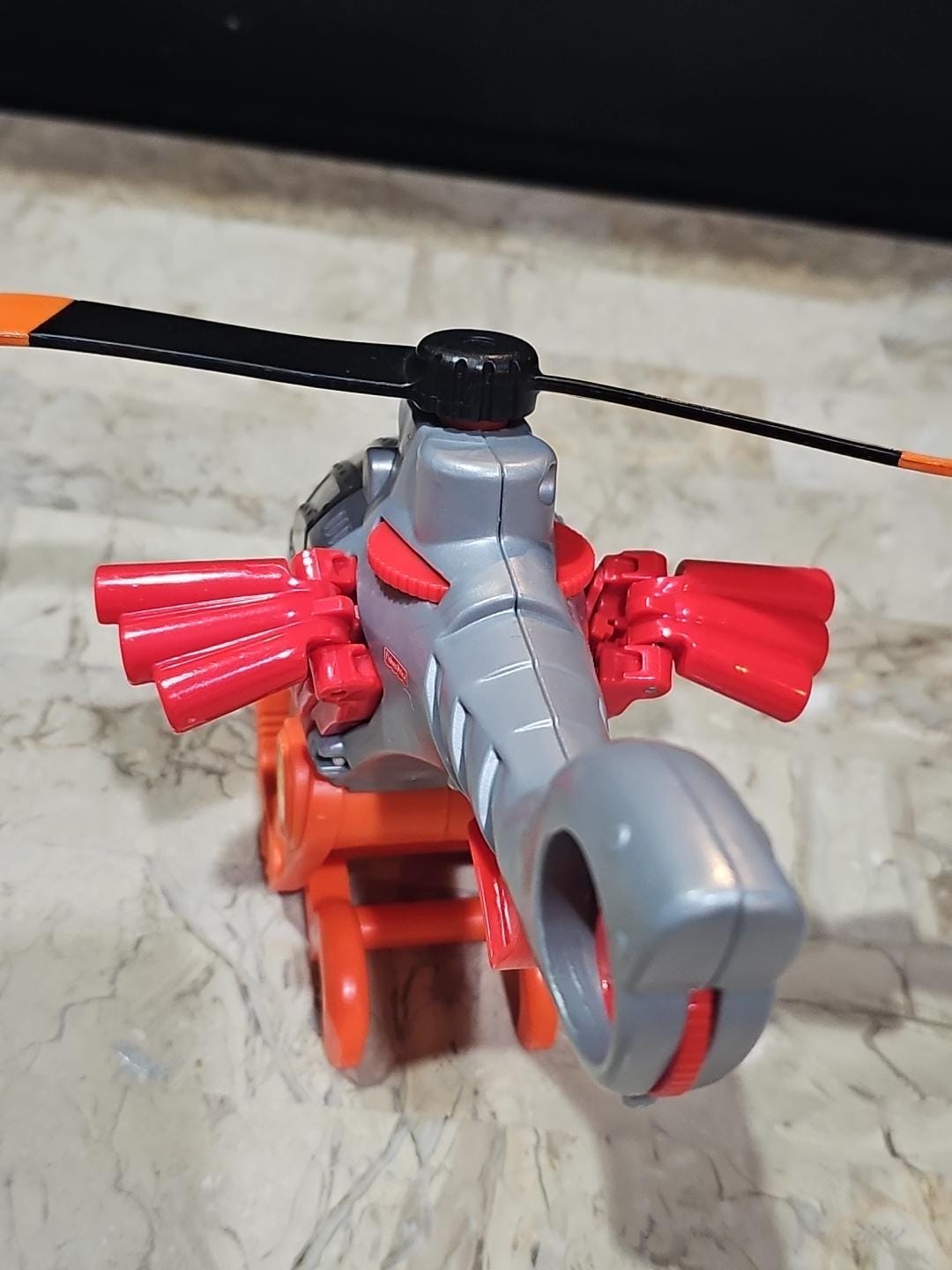 594359_9