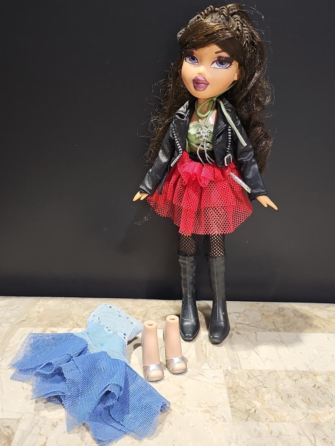 yxng bratz ベロア　トップス MGA Bratz Nite Night Out Dana Doll W Eyelashes Dressed & Shoes
