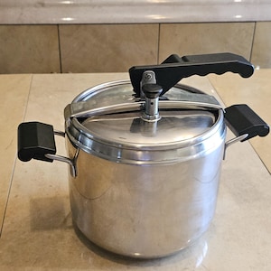 Lagostina Irradial Pressure Cooker 18/10 Stainless Steel Cookware