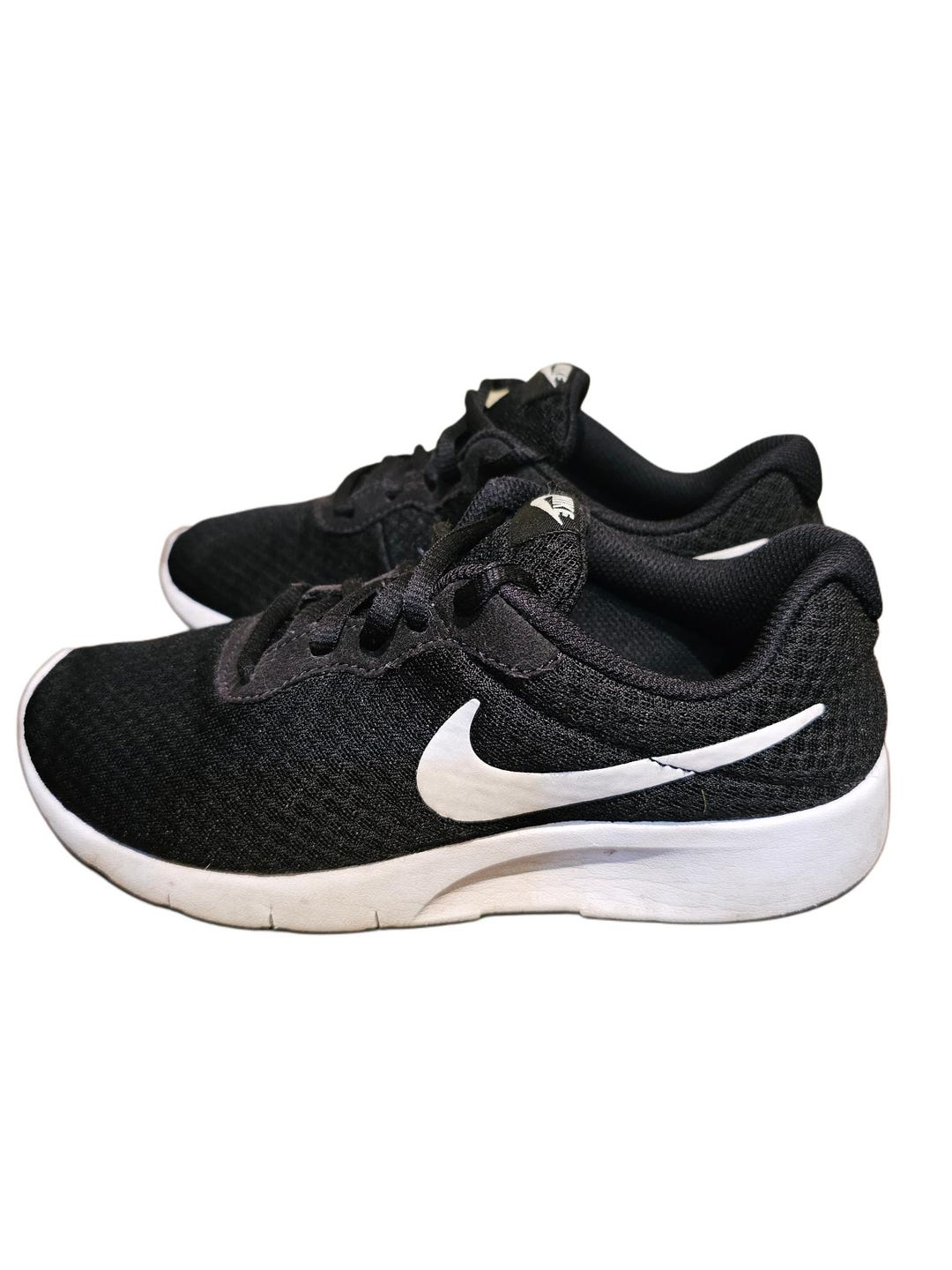 cheap nike tanjun shoes