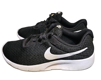 Nike tanjun boys deals