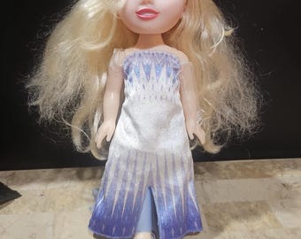 Disney Frozen 2  Snow Queen Elsa 14 Inch Doll