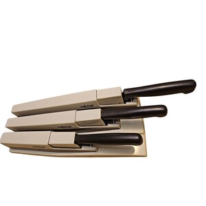 Vintage Wiltshire Staysharp 3 Piece Knife Set Self Sharpening Wall Mount Cream image 3