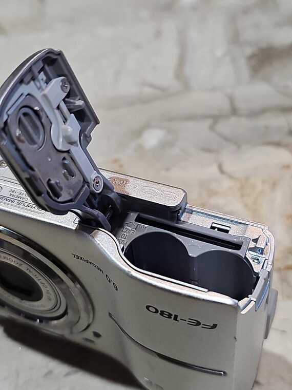✨動作確認済✨ OLYMPUS FE-180 コンパクトデジタルカメラ Amazon | OLYMPUS デジタルカメラ FE-180 | コンパクト 通販