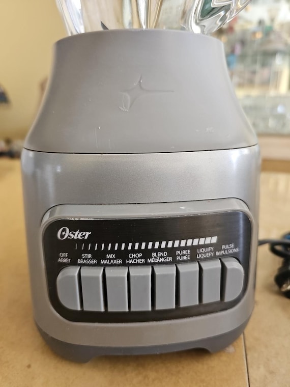 Oster Pulverizing 800 Watts 6 Cup Power Blender in Gray With High