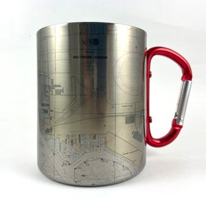 Carta náutica do porto de Baltimore, mosquetão, caneca de café, mapa, vela, presentes de barco