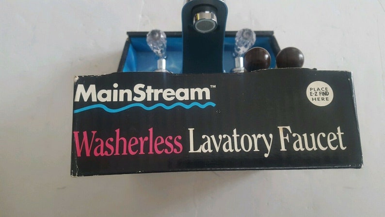 NOS Universal-Rundle Milwaukee Faucets Mainstream Washerless Bathroom Faucet