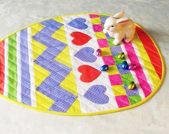 Mönster med quiltad bordslöpare från EAST EGG