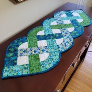 CELTIC KNOT Table Runner Pattern