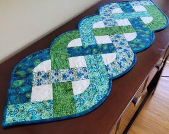 CELTIC KNOT Table Runner Pattern
