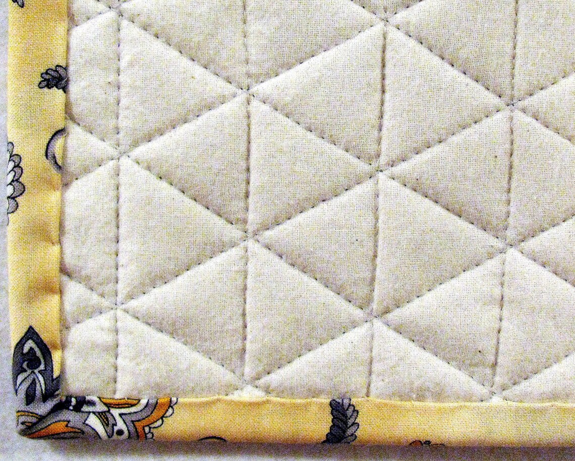 A TASTE OF HONEY Quilted Hexagons Placemat Pattern 15 Etsy