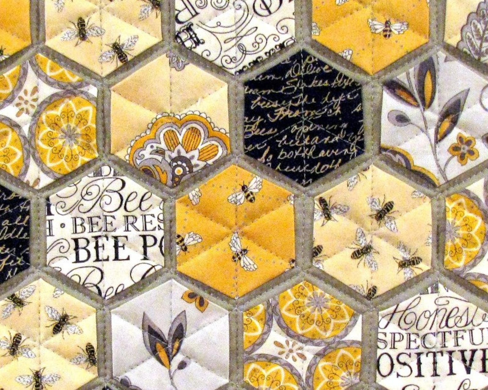 A TASTE OF HONEY Quilted Hexagons Placemat Pattern 15 Etsy UK
