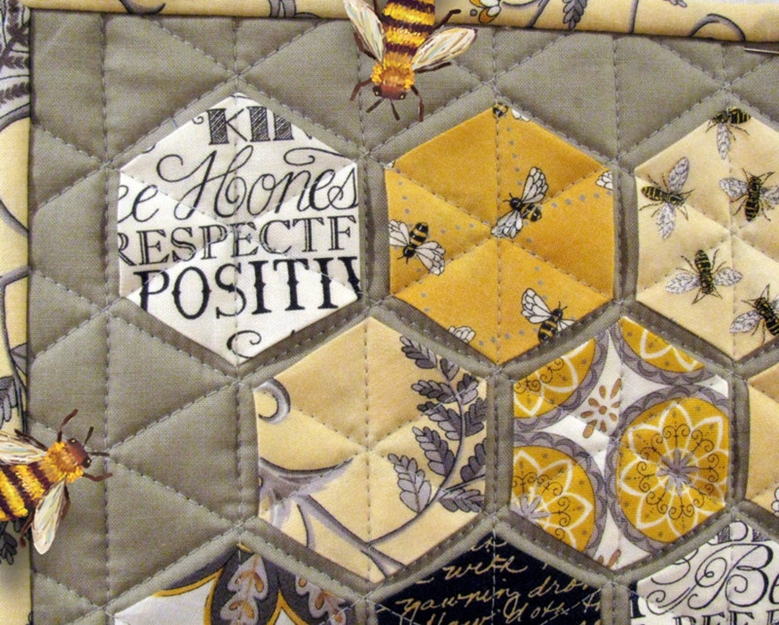 A TASTE OF HONEY Quilted Hexagons Placemat Pattern 15 Etsy UK