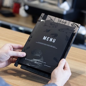 Support de menu personnalisé en bois pour café, café-bar ou restaurant, option de gravure du logo sur un tableau de menu en bois, menu de table de taille personnalisée